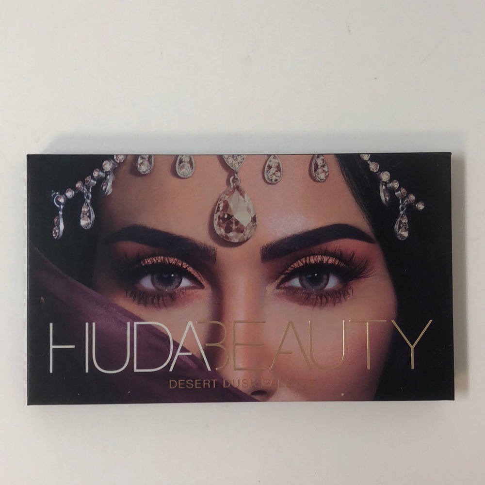 Huda Beauty Desert Dusk Eyeshadow Palette